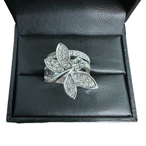Butterfly ring. Crystal embellished